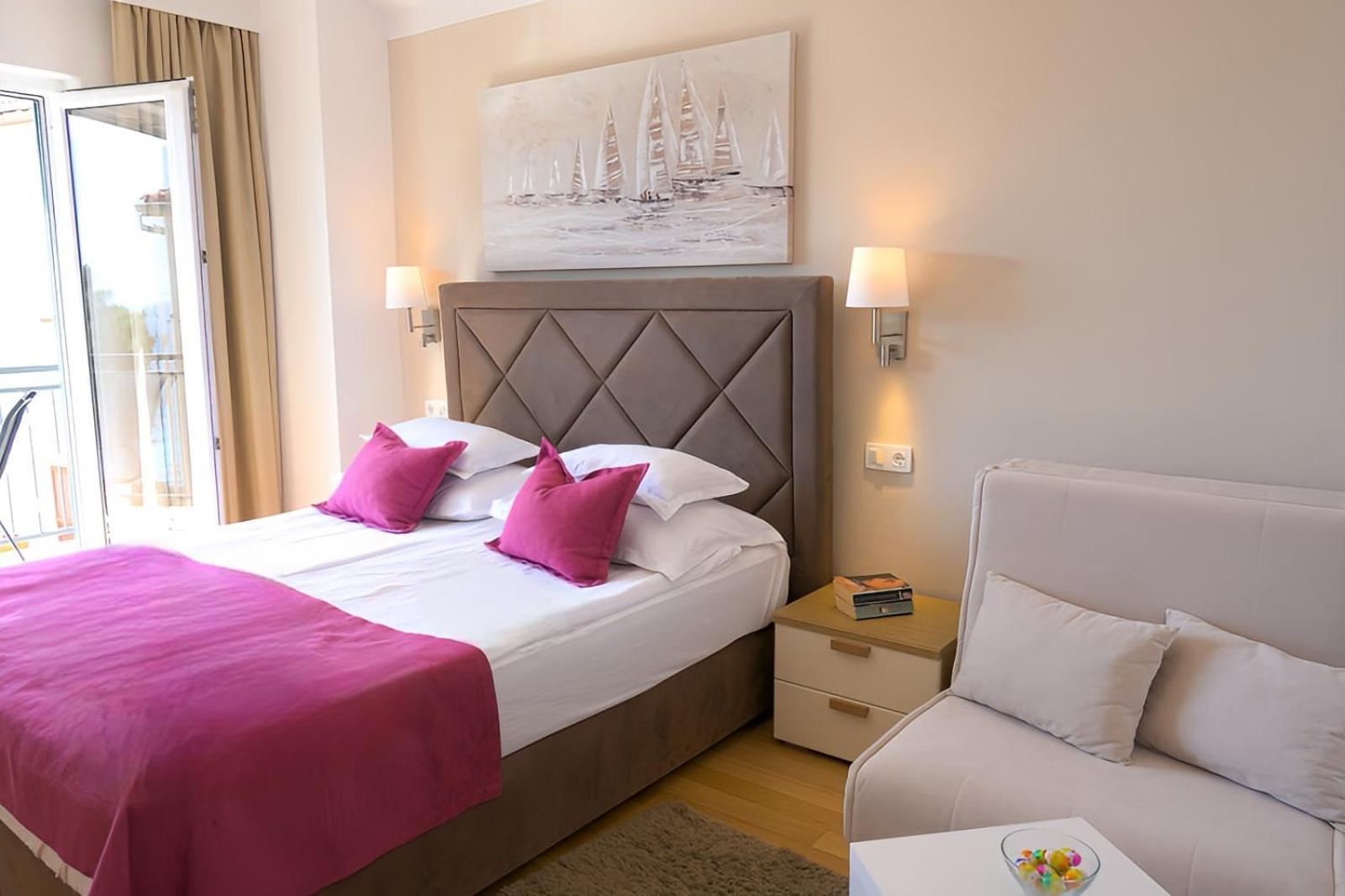Hotel Fortuna Милна Экстерьер фото