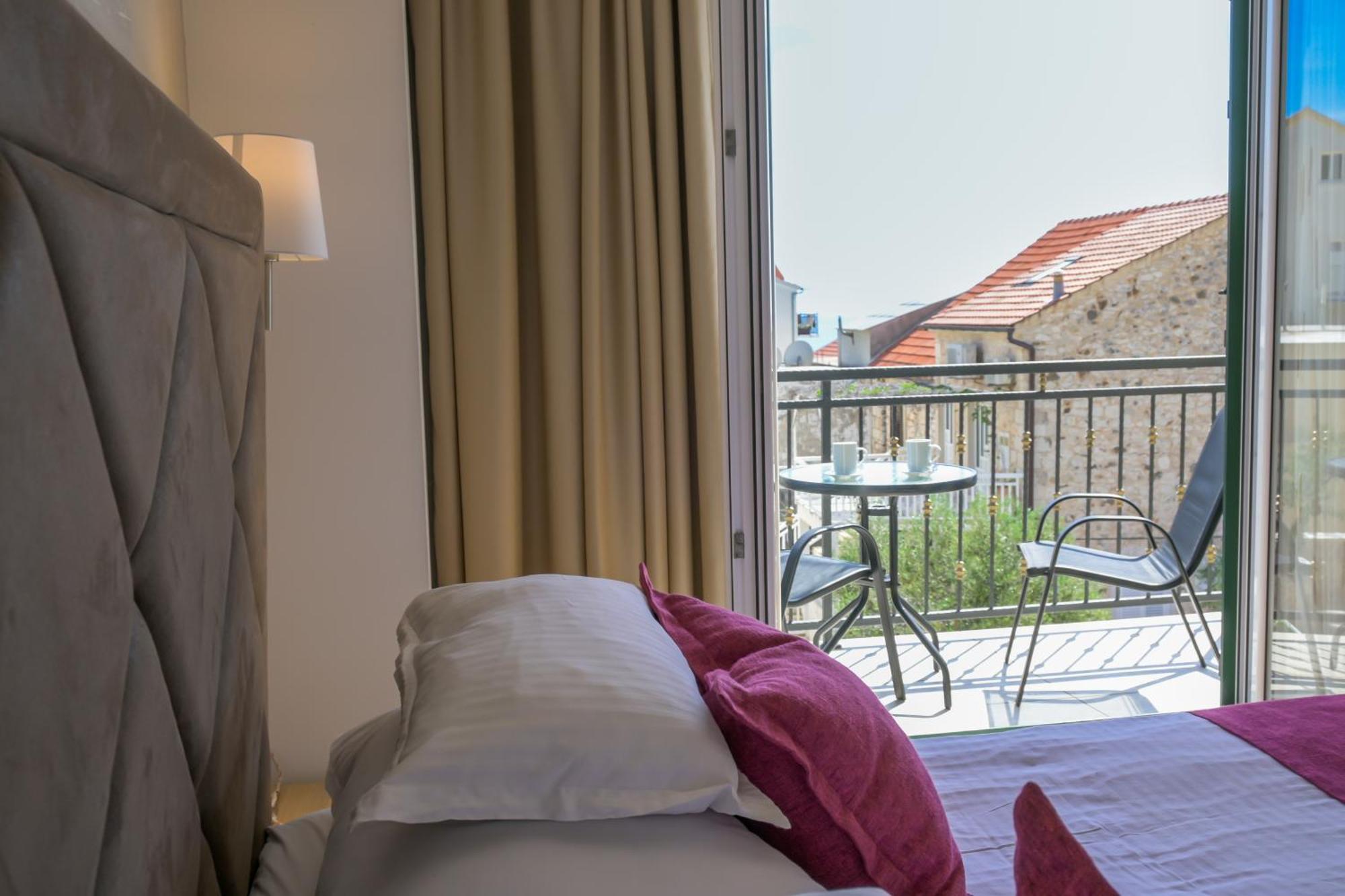 Hotel Fortuna Милна Экстерьер фото